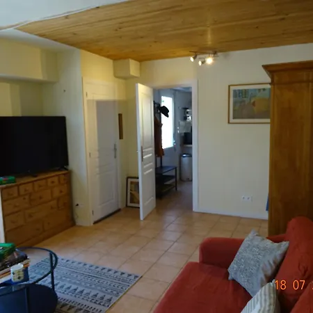 Apartamento Poolside Near Limoux Pieusse